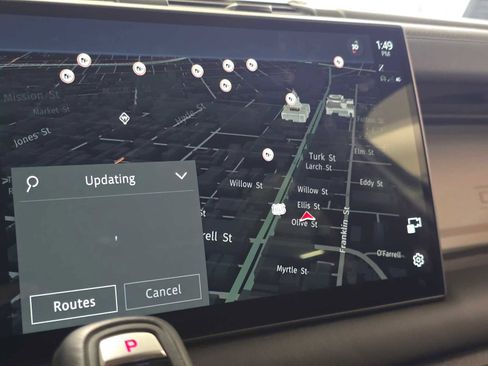 Used 2024 Land Rover Defender 110 SE image 31