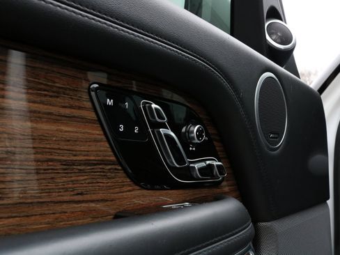 Used 2019 Land Rover Range Rover HSE image 21