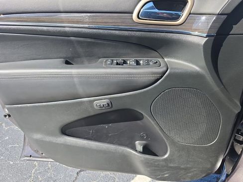 Used 2014 Jeep Grand Cherokee Overland image 28
