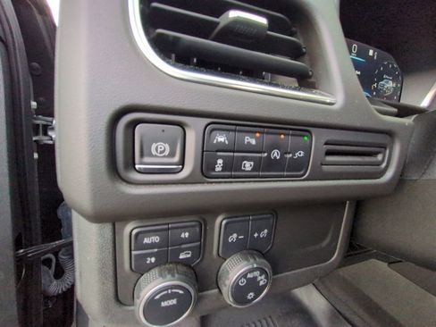 Used 2022 Chevrolet Tahoe RST w/ Luxury Package image 15