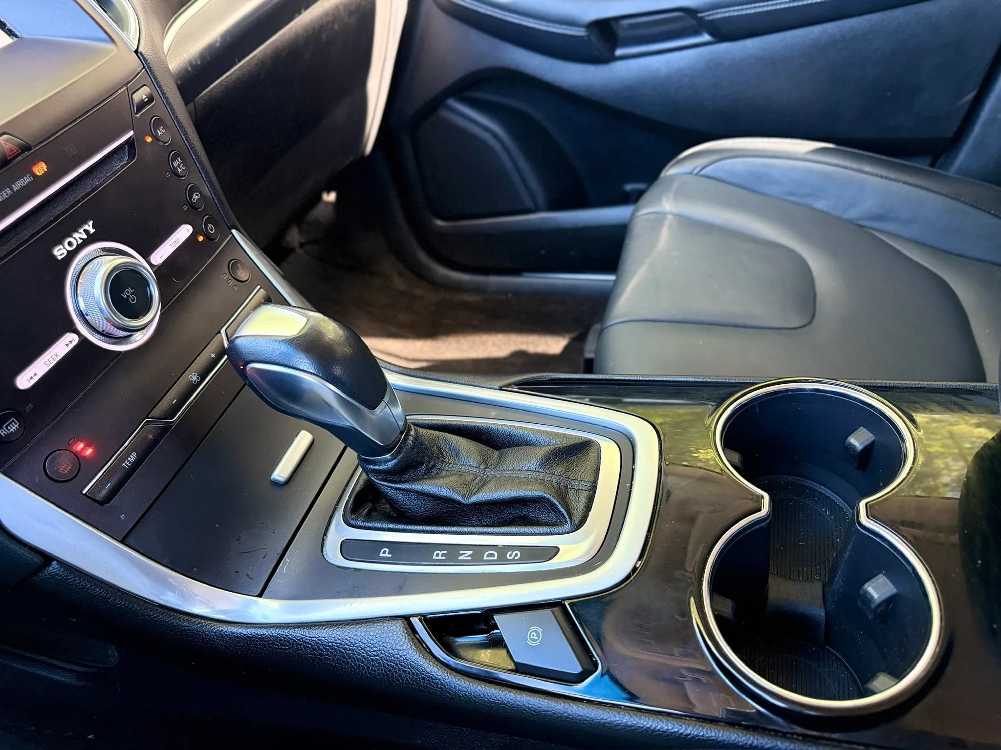 Used 2018 Ford Edge Titanium FWD image 41