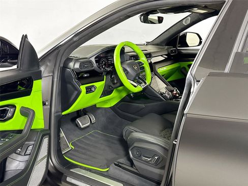 Used 2022 Lamborghini Urus image 12
