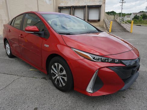 Used 2021 Toyota Prius Prime XLE FWD image 5
