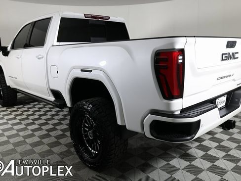 Used 2024 GMC Sierra 2500 Denali Ultimate image 10