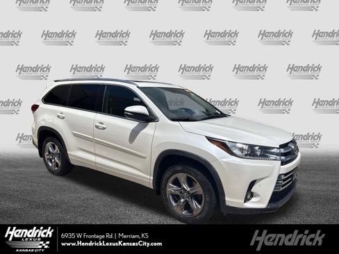 Used 2019 Toyota Highlander Limited Platinum AWD/4WD image 1