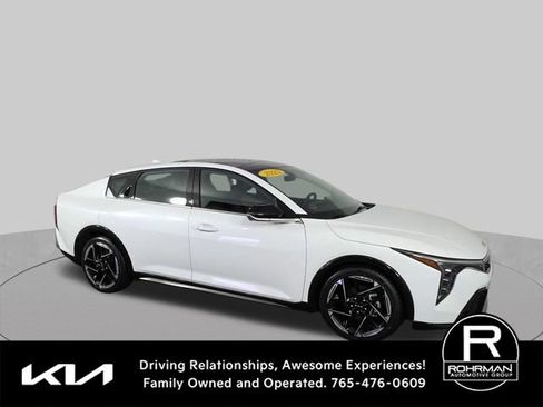 Used 2025 Kia K4 GT-Line w/ GT-Line Premium Package FWD image 2