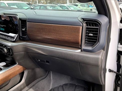 Used 2022 Chevrolet Silverado 1500 High Country w/ High Country Premium Package image 16