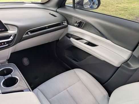 Used 2023 Cadillac Lyriq 2WD image 21