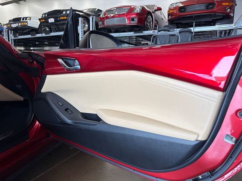 Used 2019 MAZDA MX-5 Miata RF Grand Touring w/ Interior Package image 72