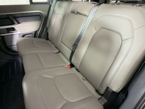 Used 2023 Land Rover Defender 110 SE image 25