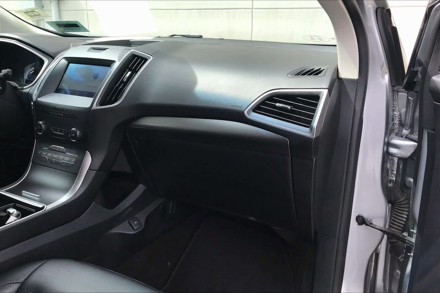 Used 2020 Ford Edge SEL FWD image 19