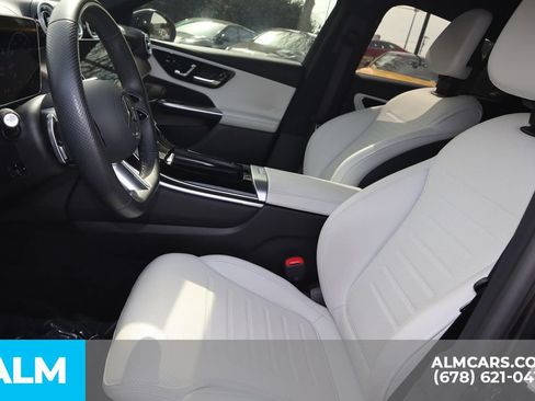 Used 2025 Mercedes-Benz GLC 300 4MATIC w/ AMG Line image 16