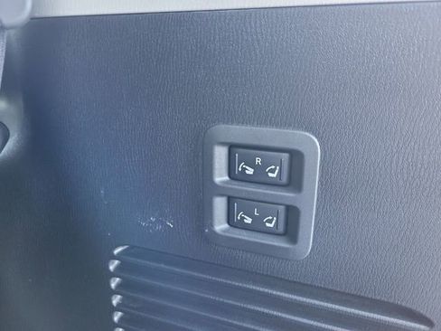 Used 2023 Nissan Armada Platinum w/ Captain's Chairs Package image 27