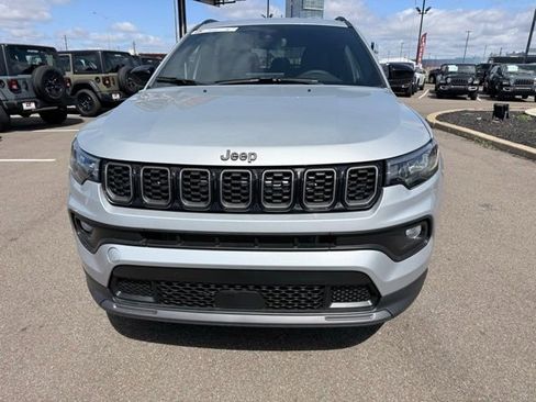 New 2026 Jeep Compass Latitude image 2