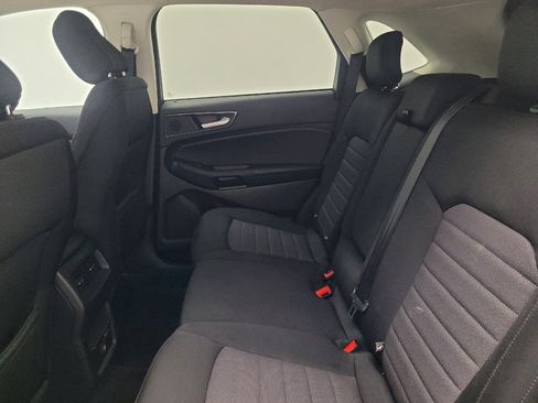 Used 2020 Ford Edge SE FWD image 18