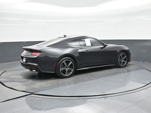 Used 2024 Ford Mustang Coupe image 6