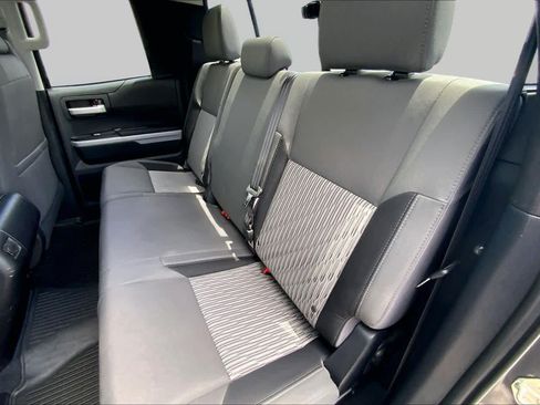 Used 2015 Toyota Tundra SR5 w/ SR5 Upgrade Package AWD/4WD image 21