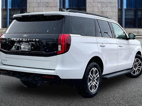 Certified 2025 Ford Expedition Active AWD/4WD image 11