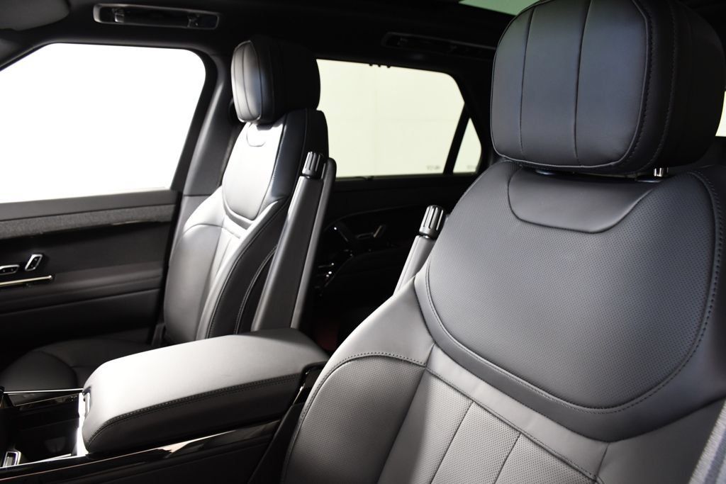 New 2026 Land Rover Range Rover Sport Dynamic SE AWD/4WD image 16