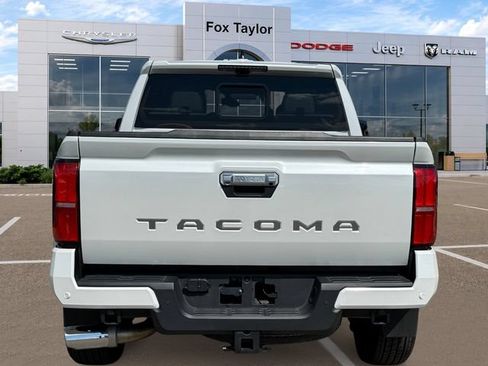 Used 2025 Toyota Tacoma Limited AWD/4WD image 5