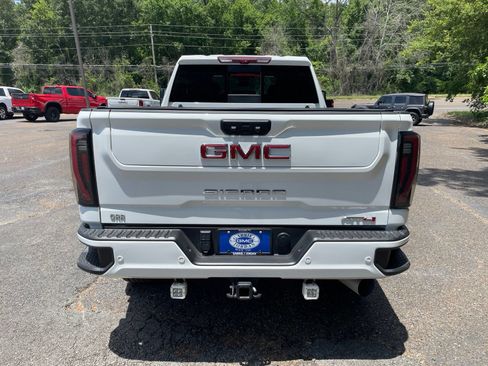 Used 2024 GMC Sierra 2500 AT4 w/ AT4 Premium Plus Package AWD/4WD image 5