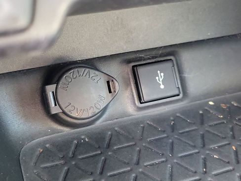 Used 2022 Toyota RAV4 XLE Premium FWD image 29