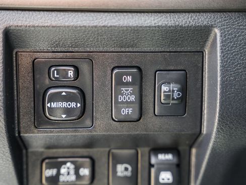 Used 2019 Toyota Tundra SR5 w/ SR5 Upgrade Package AWD/4WD image 41