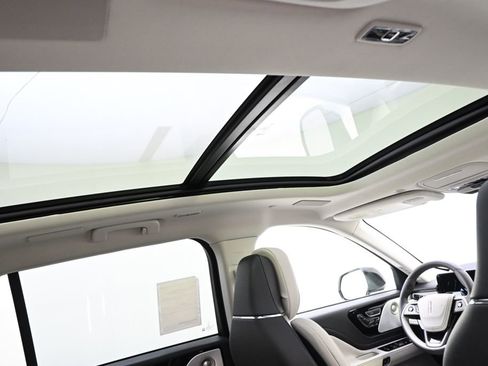 New 2026 Lincoln Aviator Reserve AWD/4WD image 17