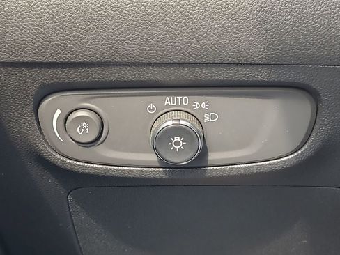 Used 2025 Buick Encore GX Preferred FWD image 18