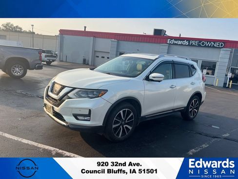 Used 2017 Nissan Rogue AWD image 3