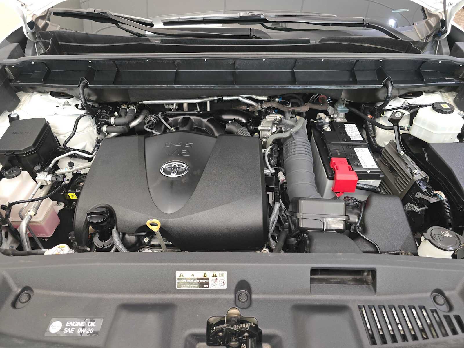 Used 2020 Toyota Highlander XLE AWD/4WD image 9