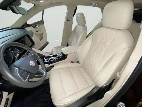 Used 2023 Buick Envision Avenir AWD/4WD image 18