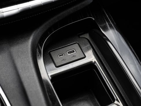Used 2021 Cadillac Escalade ESV Sport w/ Driver Assist Tech Package AWD/4WD image 23
