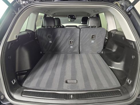 Used 2023 Jeep Grand Cherokee Limited w/ Black Appearance Package image 15