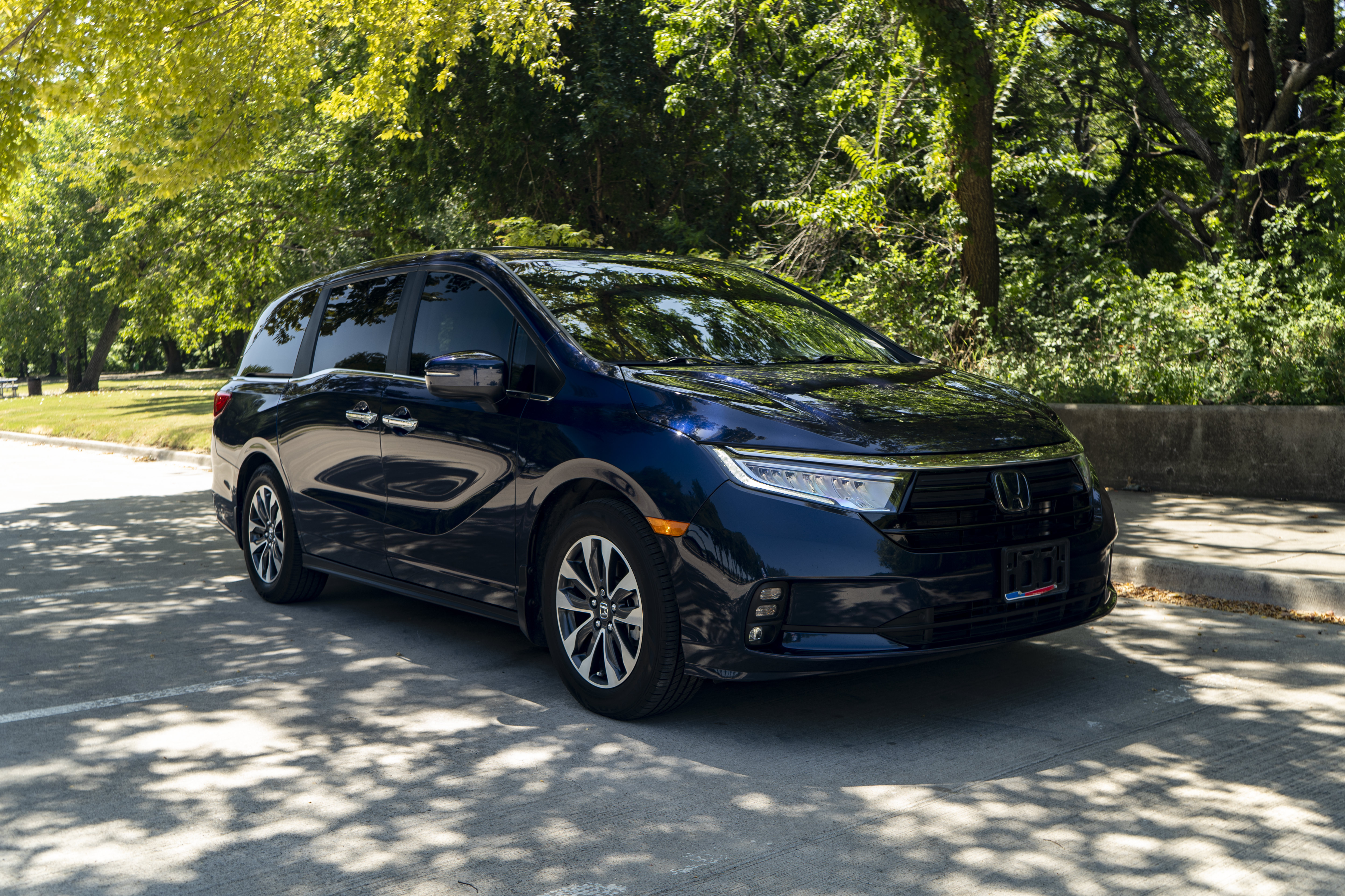 Used 2024 Honda Odyssey EX-L image 2