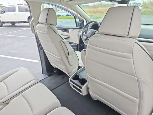 New 2026 Honda Odyssey Touring image 11