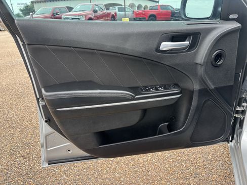 Used 2023 Dodge Charger SXT RWD image 9