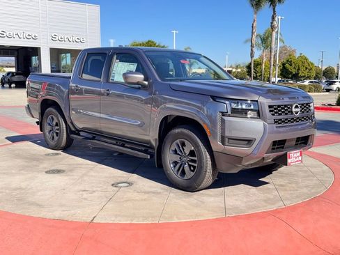 New 2026 Nissan Frontier SV image 2