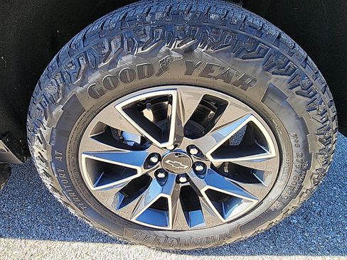 Certified 2024 Chevrolet Tahoe Z71 w/ Luxury Package image 10