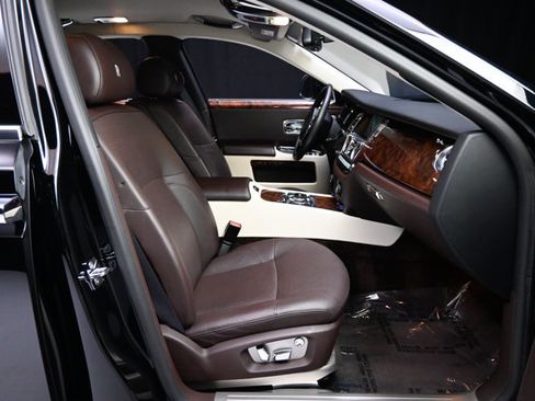 Used 2012 Rolls-Royce Ghost RWD image 69