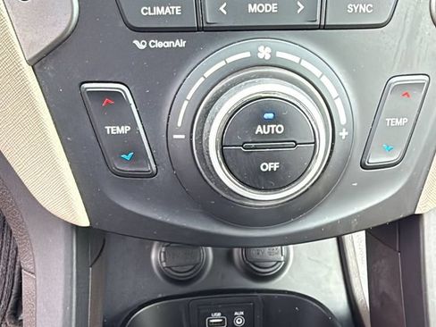 Used 2017 Hyundai Santa Fe Sport FWD image 33