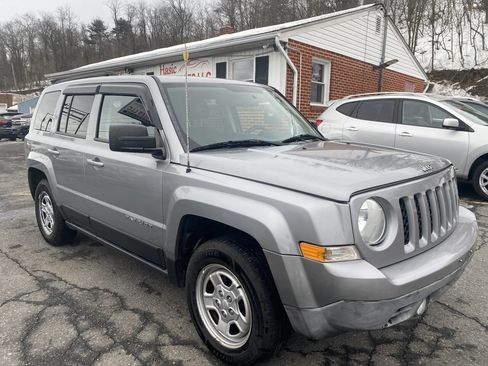 Used 2015 Jeep Patriot Sport w/ Power Value Group image 4