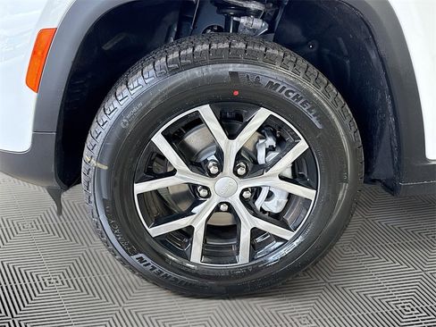 New 2025 Jeep Grand Cherokee Limited image 34