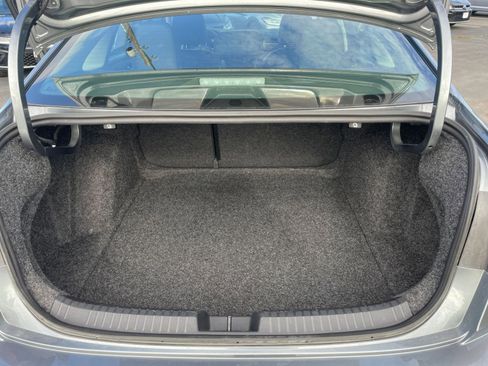 Used 2025 Volkswagen Jetta SE image 31