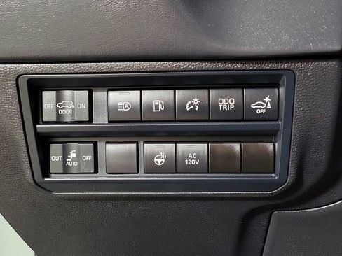 Used 2025 Toyota Sequoia Platinum AWD/4WD image 25