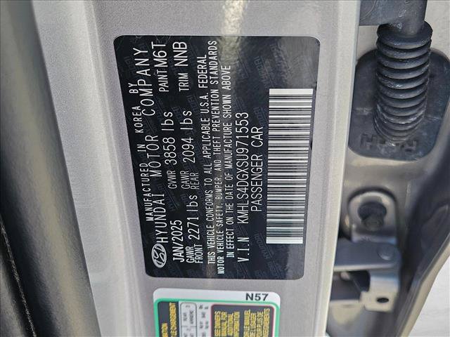 Used 2025 Hyundai Elantra SEL FWD image 28