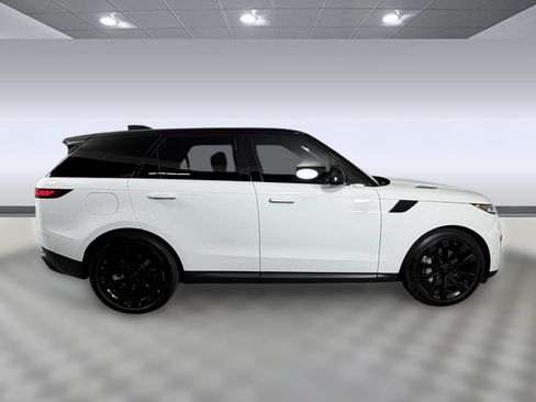 Used 2026 Land Rover Range Rover Sport SE AWD/4WD image 8