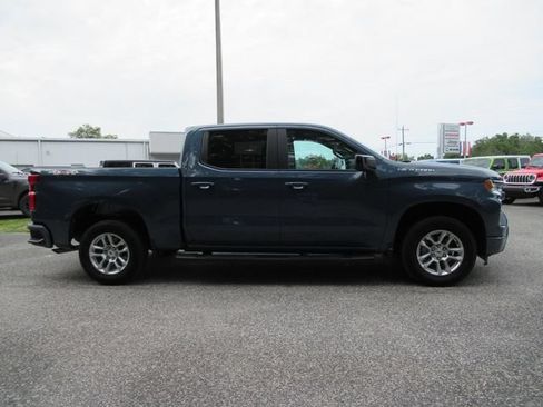 Used 2024 Chevrolet Silverado 1500 RST w/ Convenience Package II AWD/4WD image 2