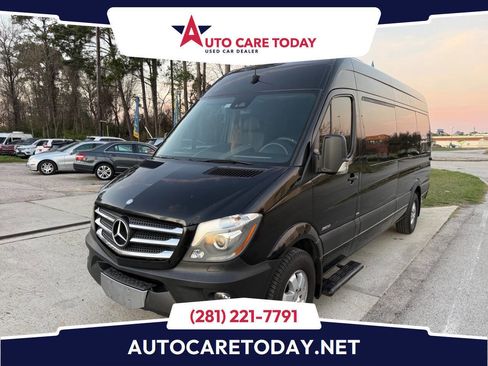 Used 2015 Mercedes-Benz Sprinter 2500 image 1