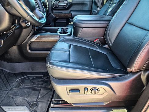 Used 2023 Chevrolet Silverado 3500 High Country w/ Technology Package image 18